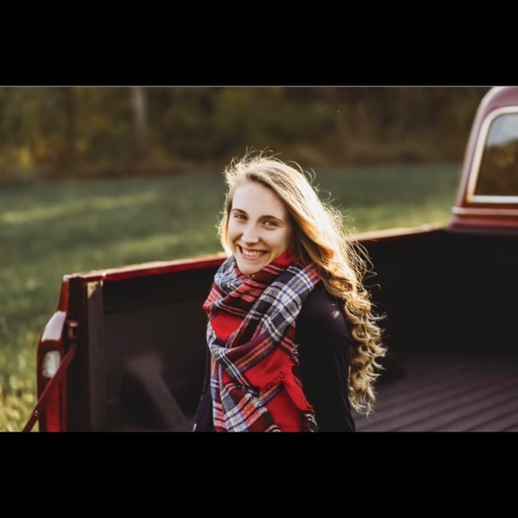 Meet your Posher, Elisabeth - Picture 1 of 1